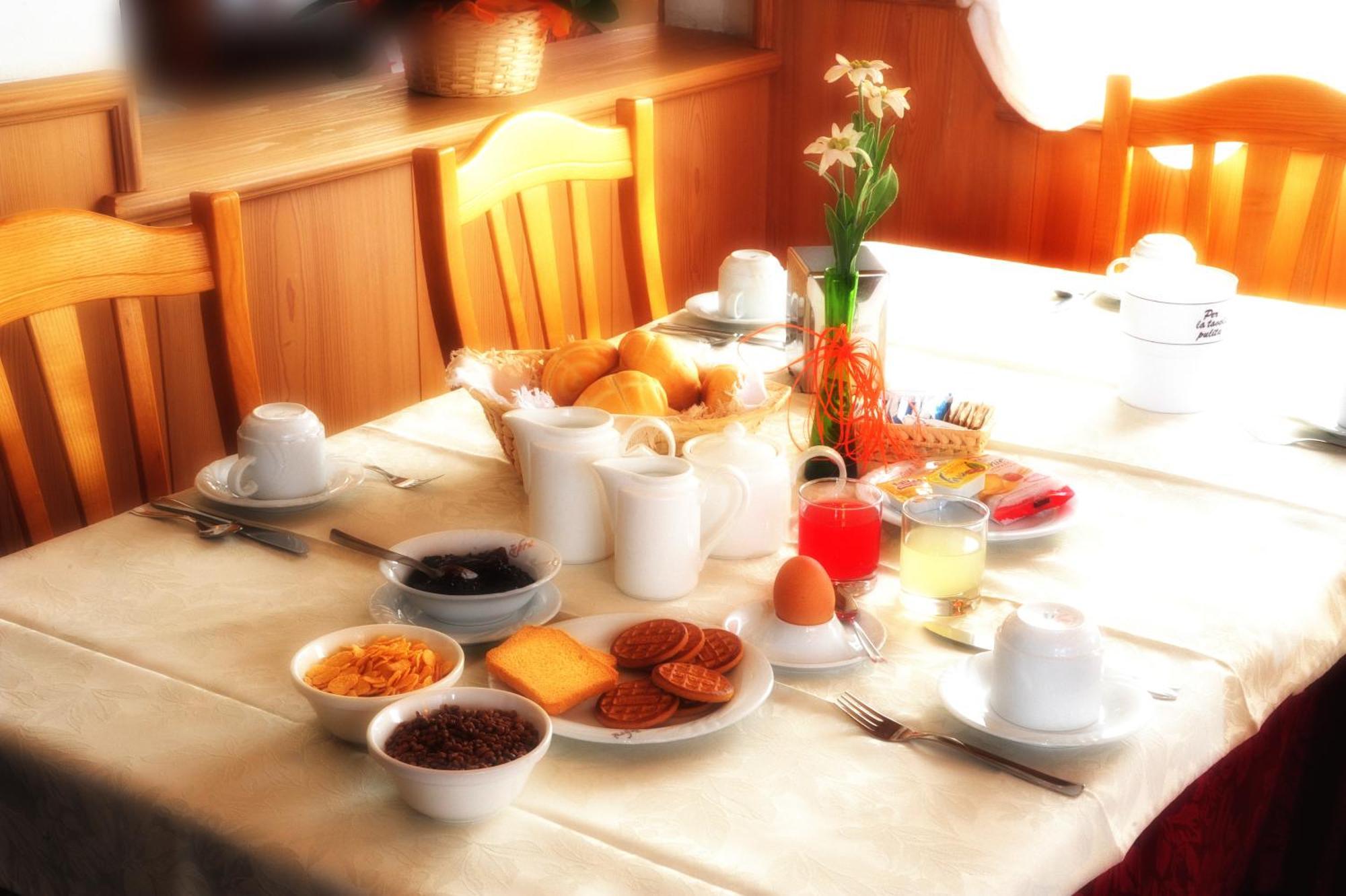 Active Hotel Gran Zebru' Cogolo Ngoại thất bức ảnh